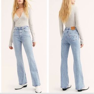 LEVI’S High Waisted Ribcage Flare Jeans